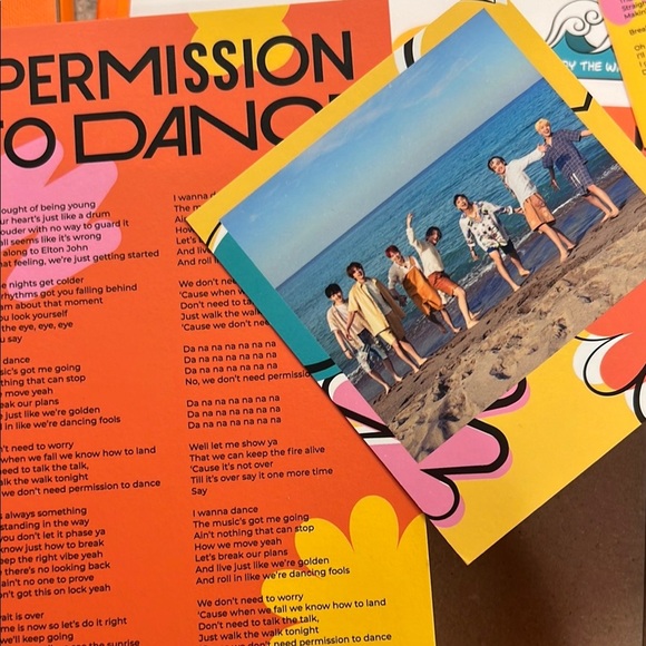 Butter Album with Photobook and Stickers- Does Not include CD - Picture 4 of 7